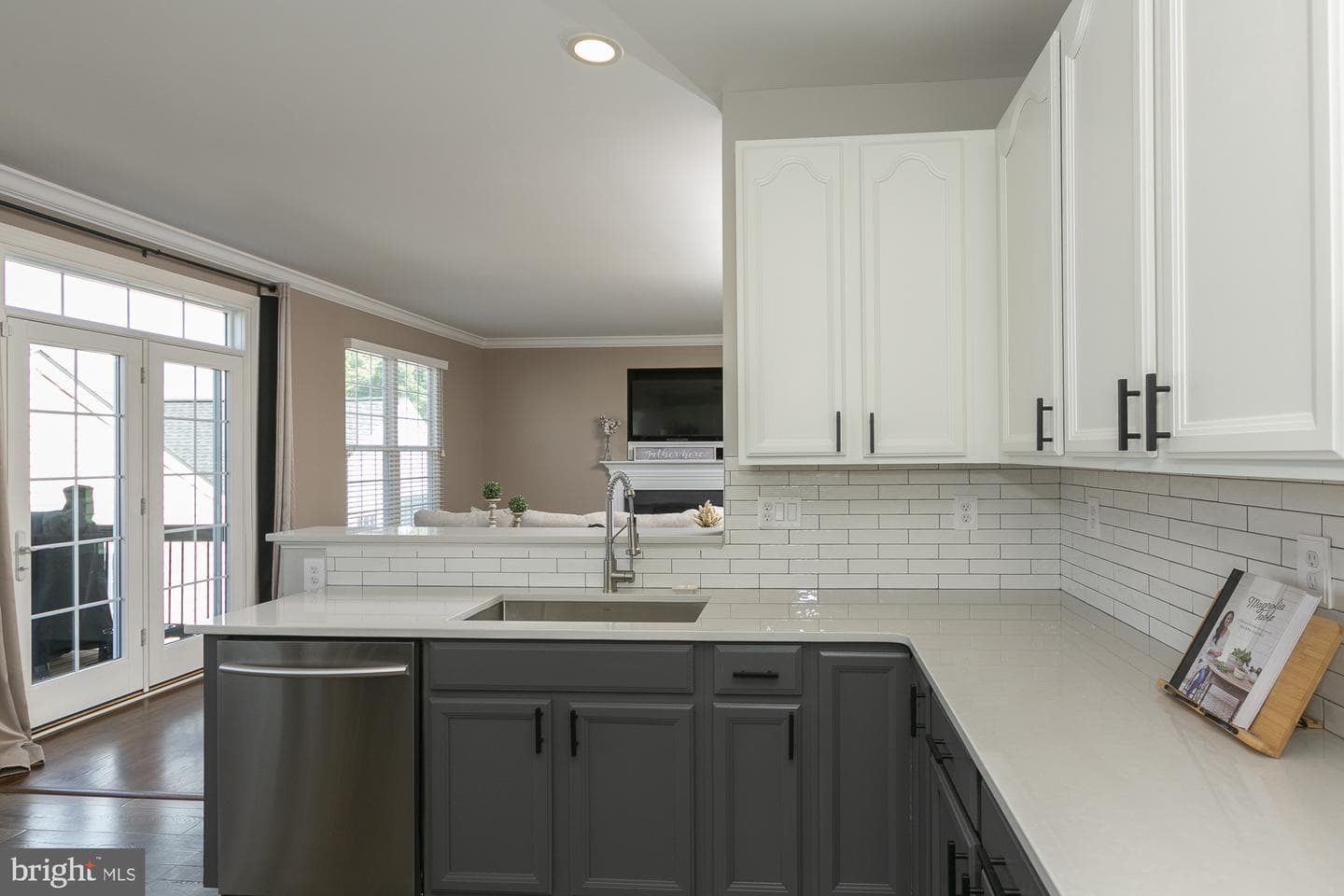 334 Calmes Street photo 32