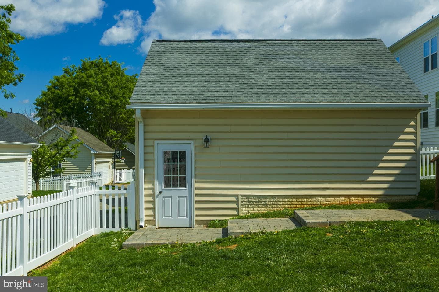 334 Calmes Street photo 65