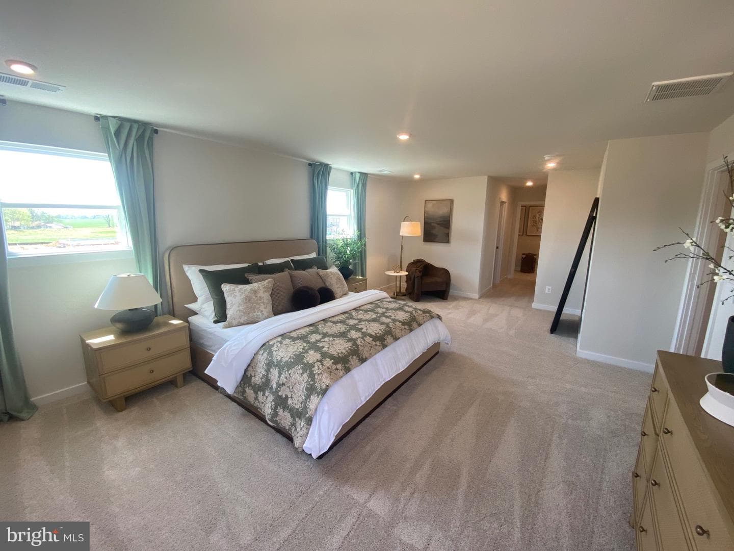 9 Thorton Avenue photo 8