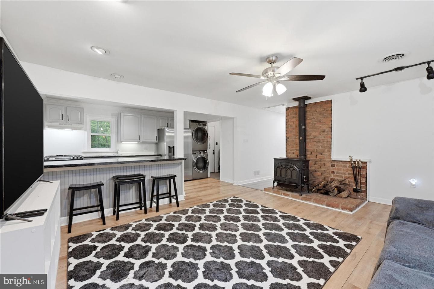 65 Floral Lane photo 12