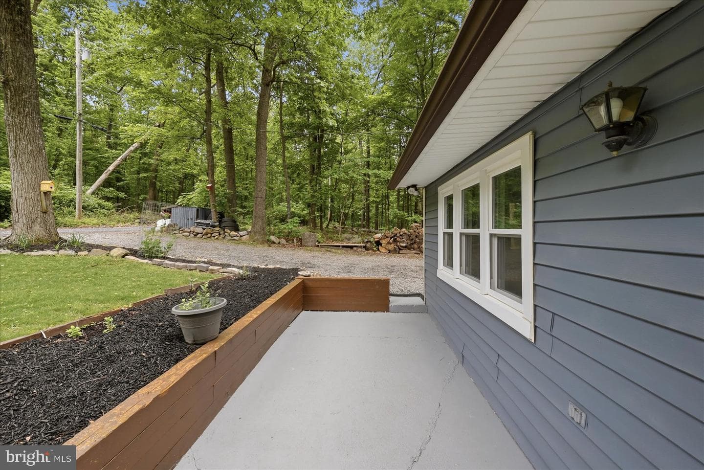 65 Floral Lane photo 4