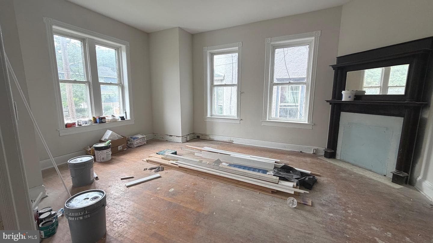 311 E Washington Street photo 4