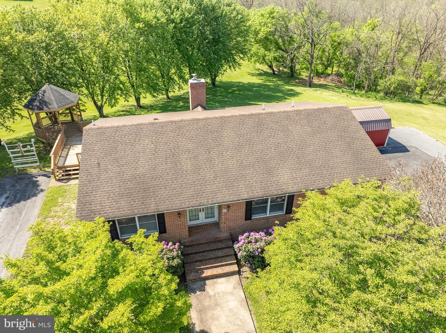 63 Brentwood Court photo 74