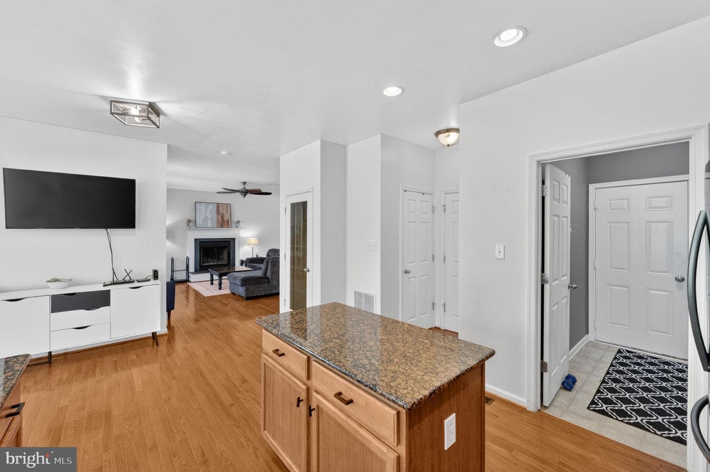 195 Hughs Road photo 29