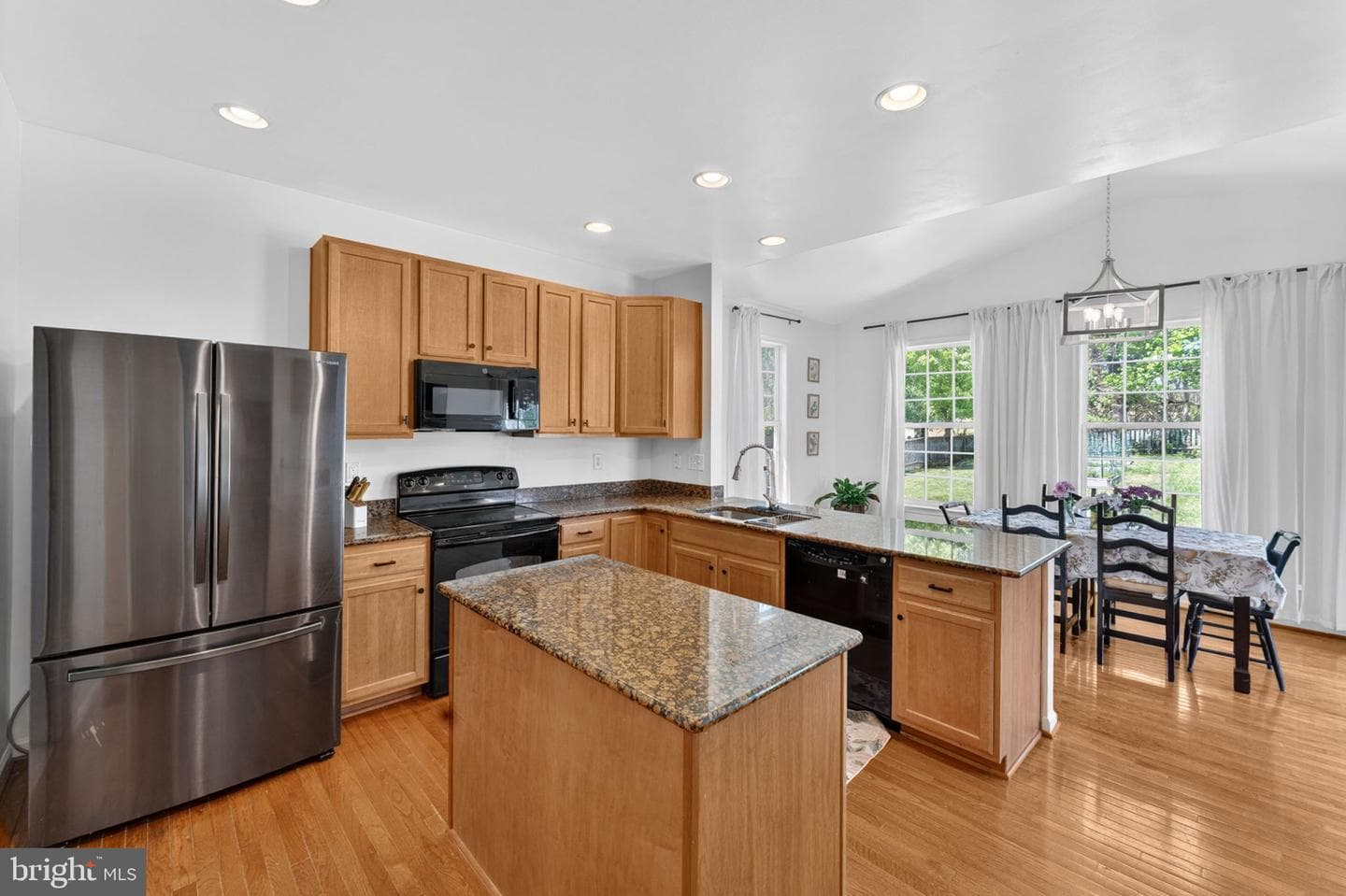 195 Hughs Road photo 7