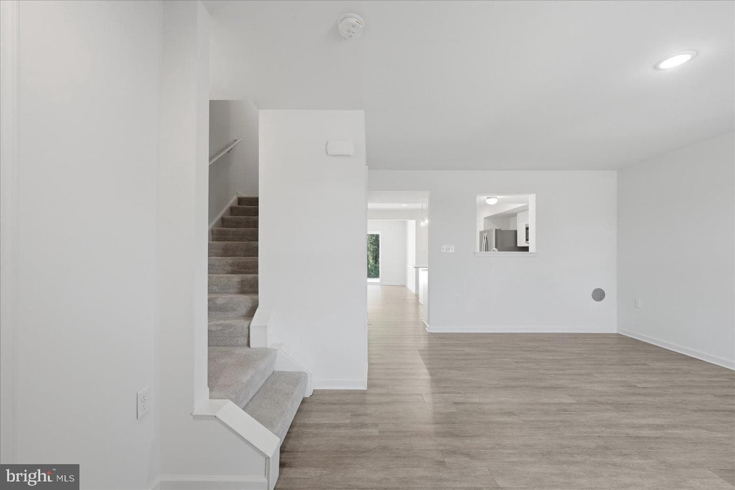658 Thumper Drive photo 4