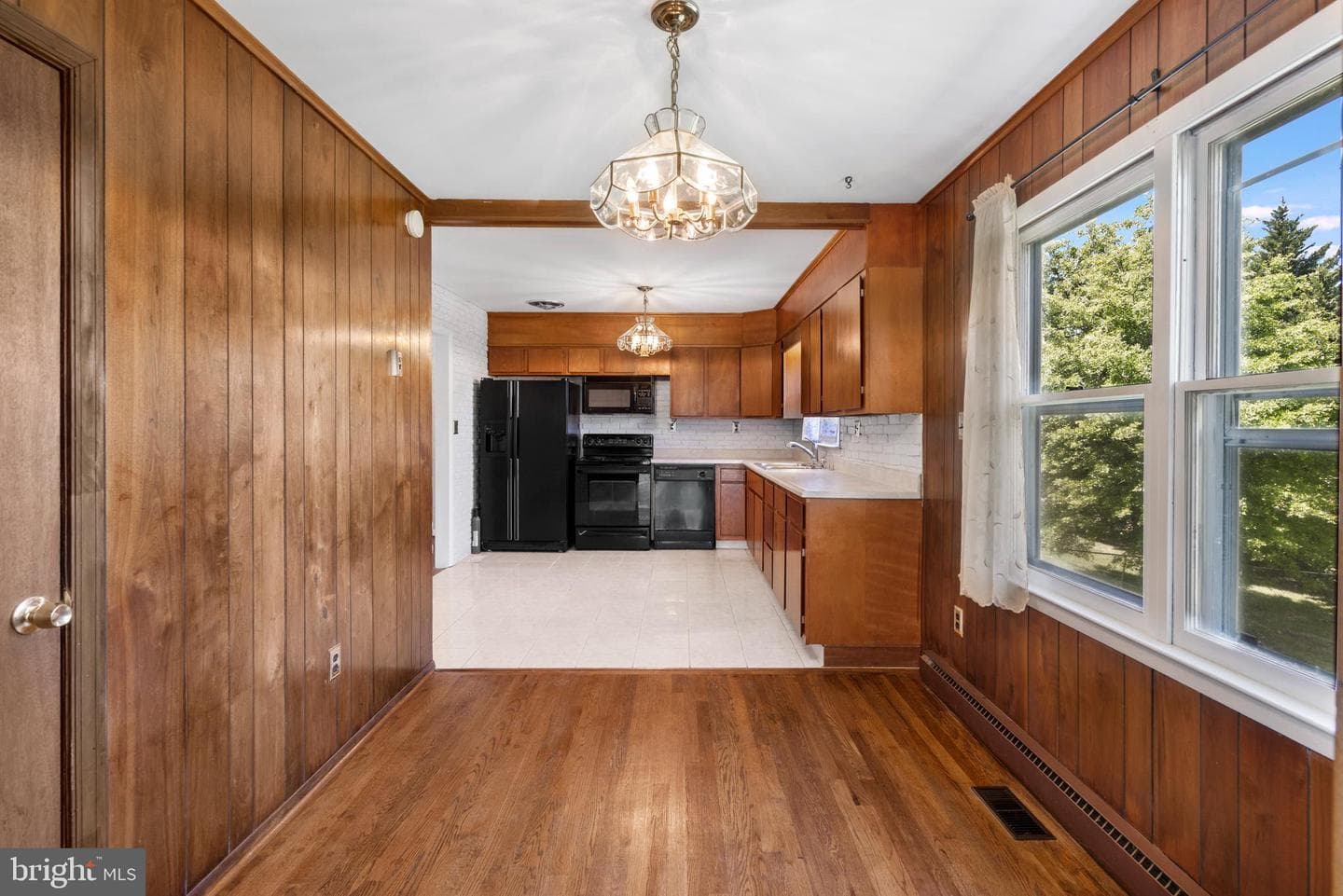 355 Pointfield Drive photo 10