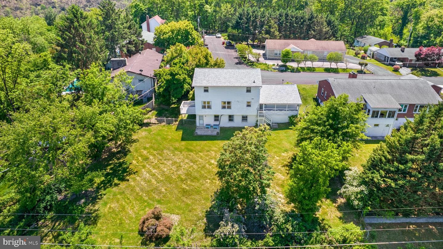 355 Pointfield Drive photo 39