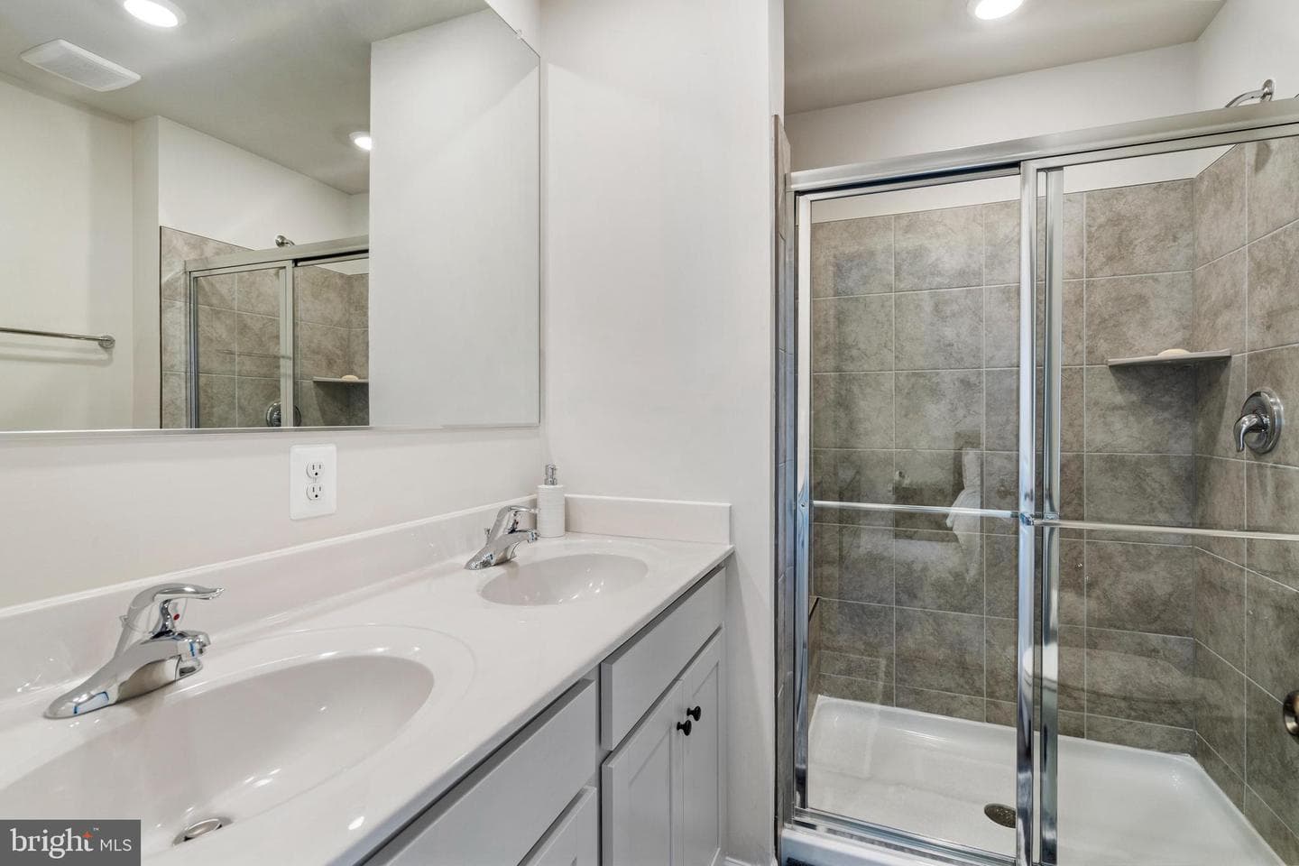 267 Sandy Bottom Circle photo 8