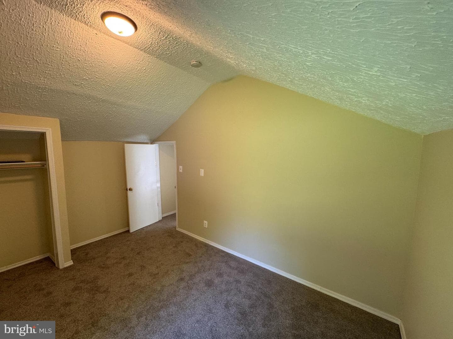 65 Dillow Ln photo 22