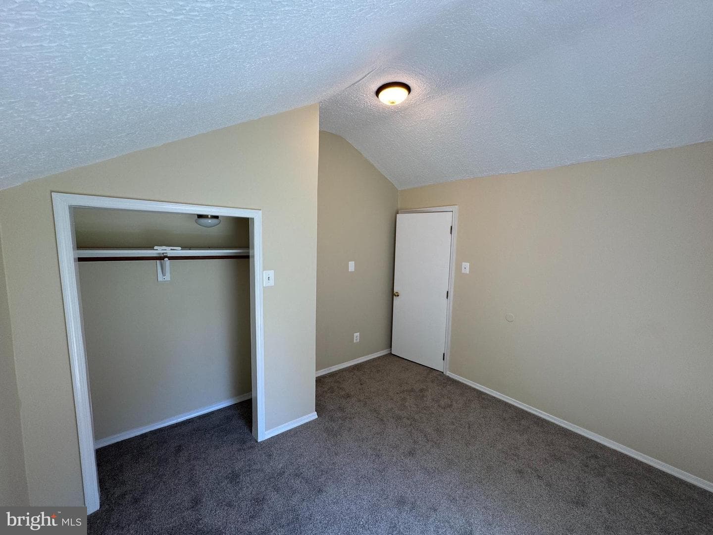 65 Dillow Ln photo 24