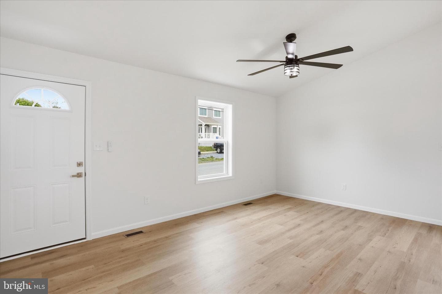304 East 11th Avenue photo 14