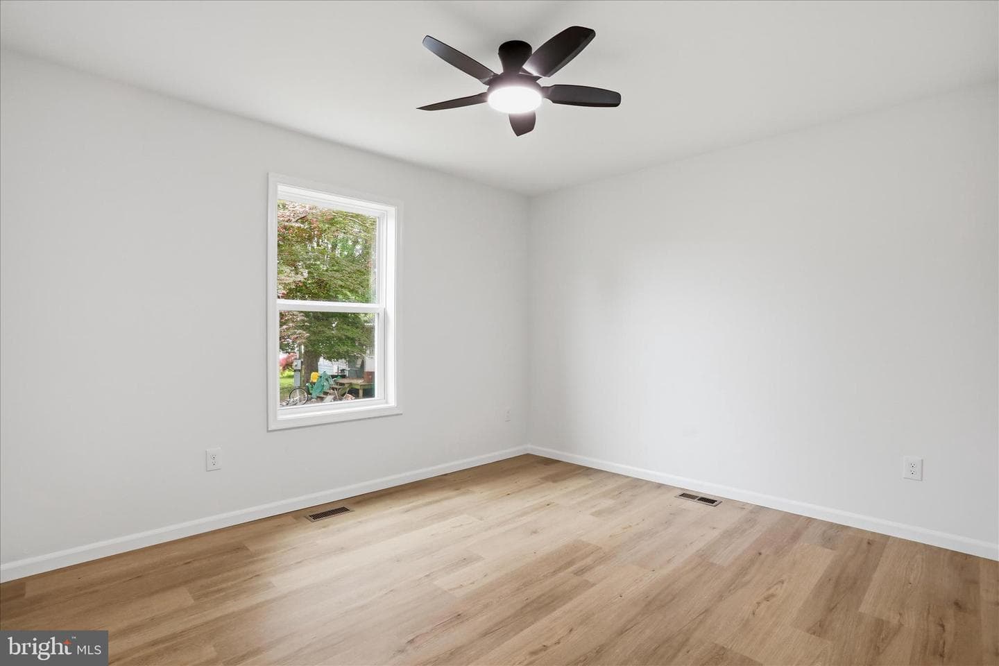 304 East 11th Avenue photo 21