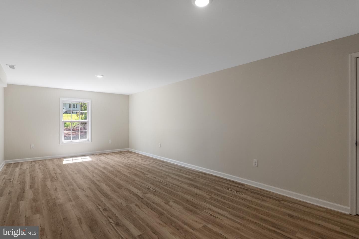 358 Dawn Lane photo 15