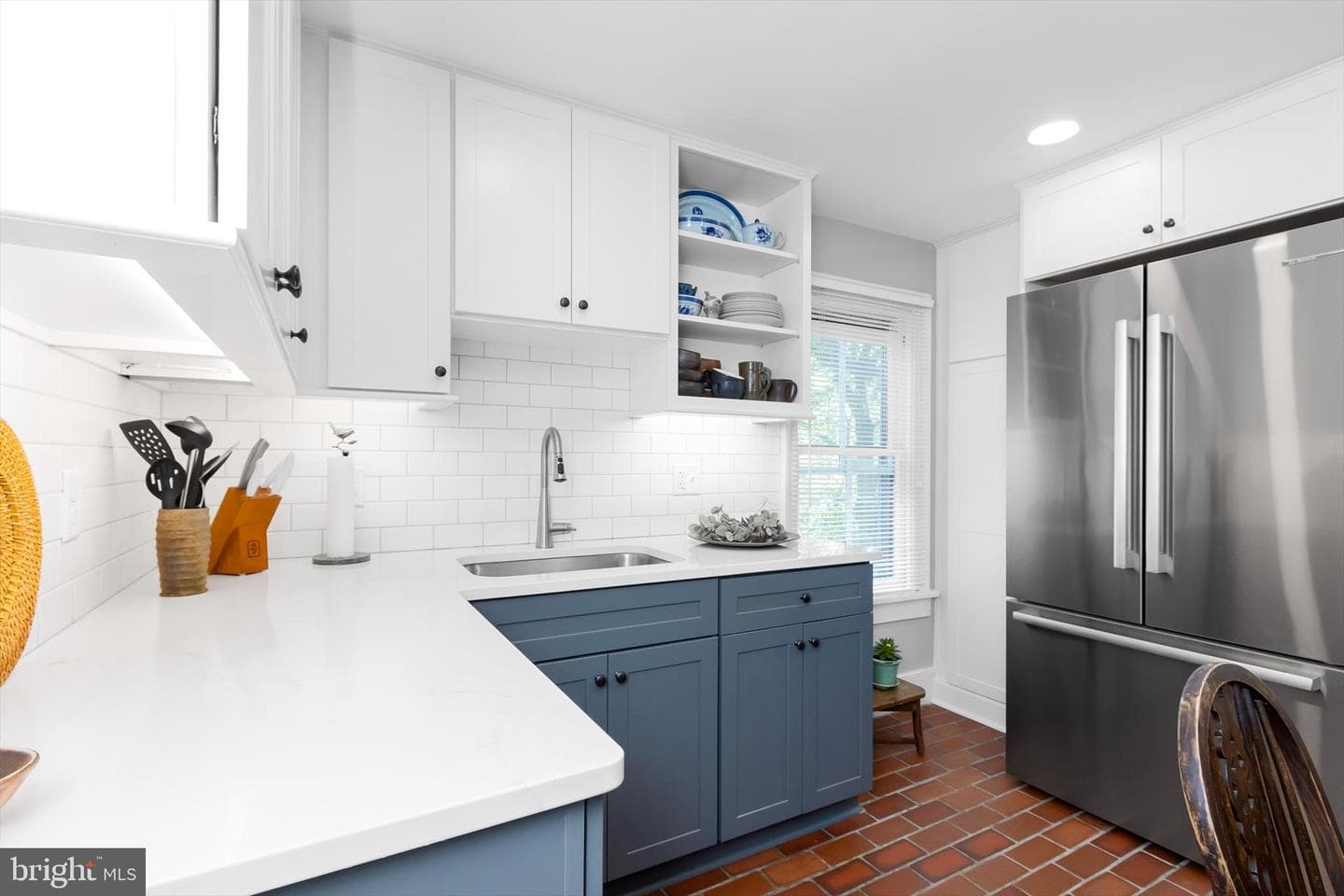 205 W High Street photo 12