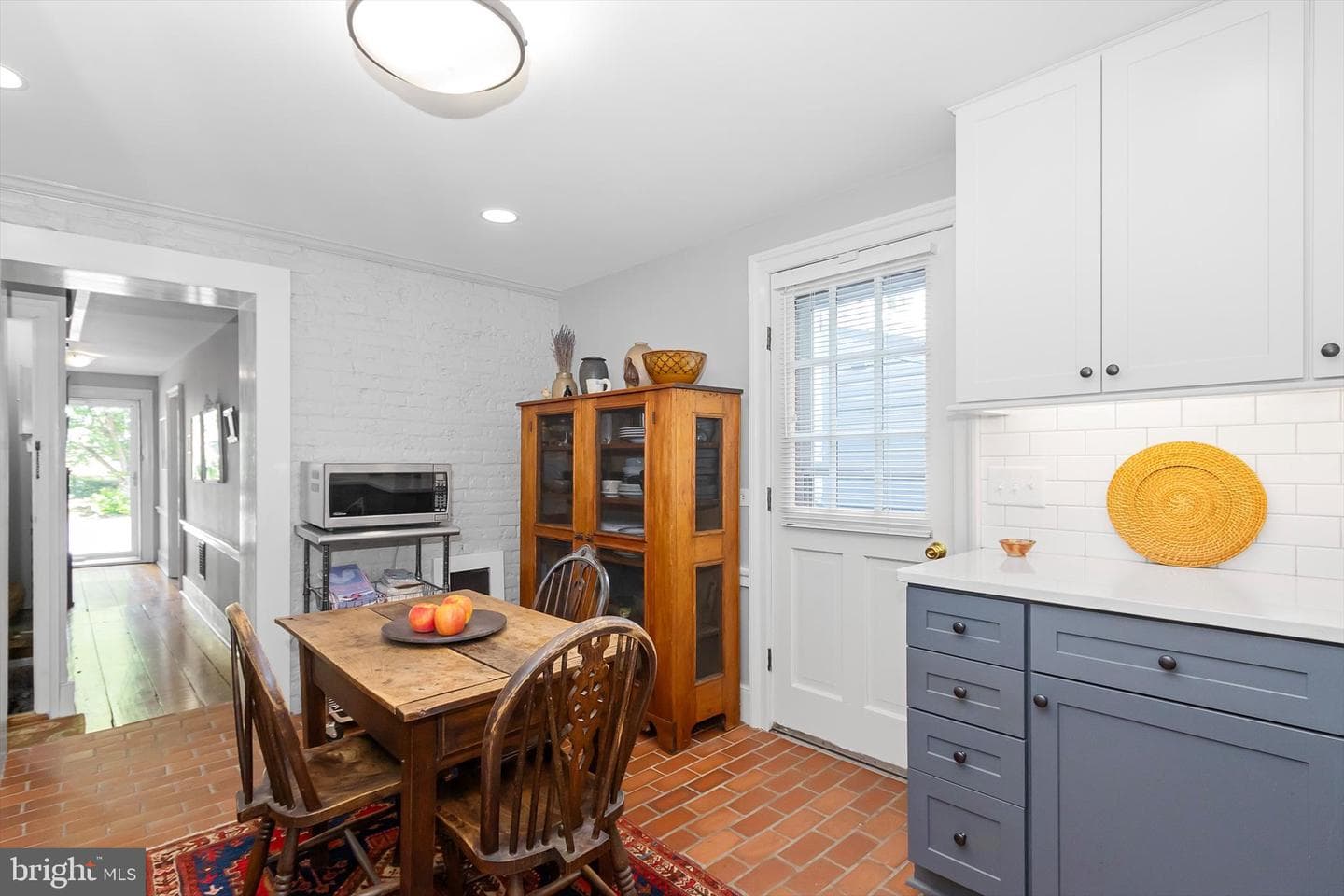 205 W High Street photo 13