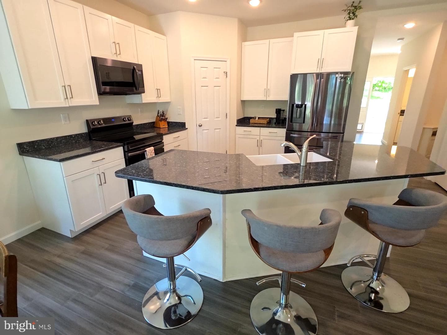 167 Hyde Park Lane photo 10
