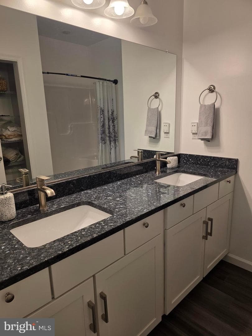 167 Hyde Park Lane photo 16