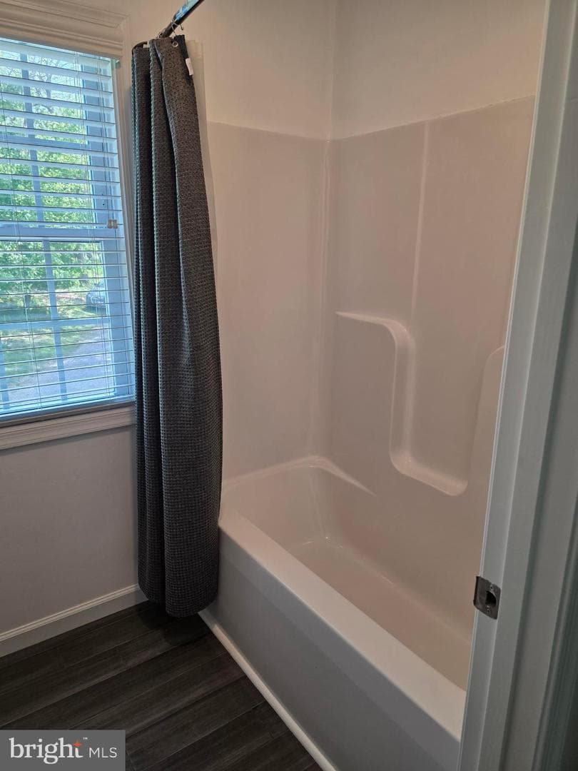 167 Hyde Park Lane photo 23