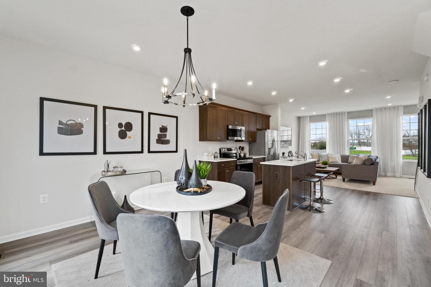 23 United Mews #[540] photo 12
