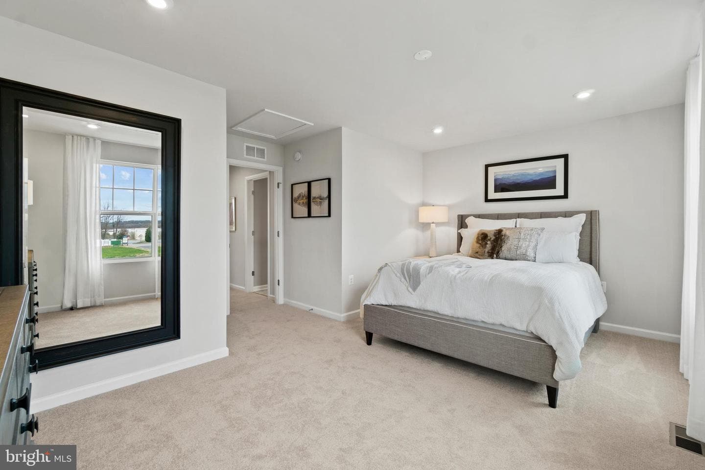 23 United Mews #[540] photo 17
