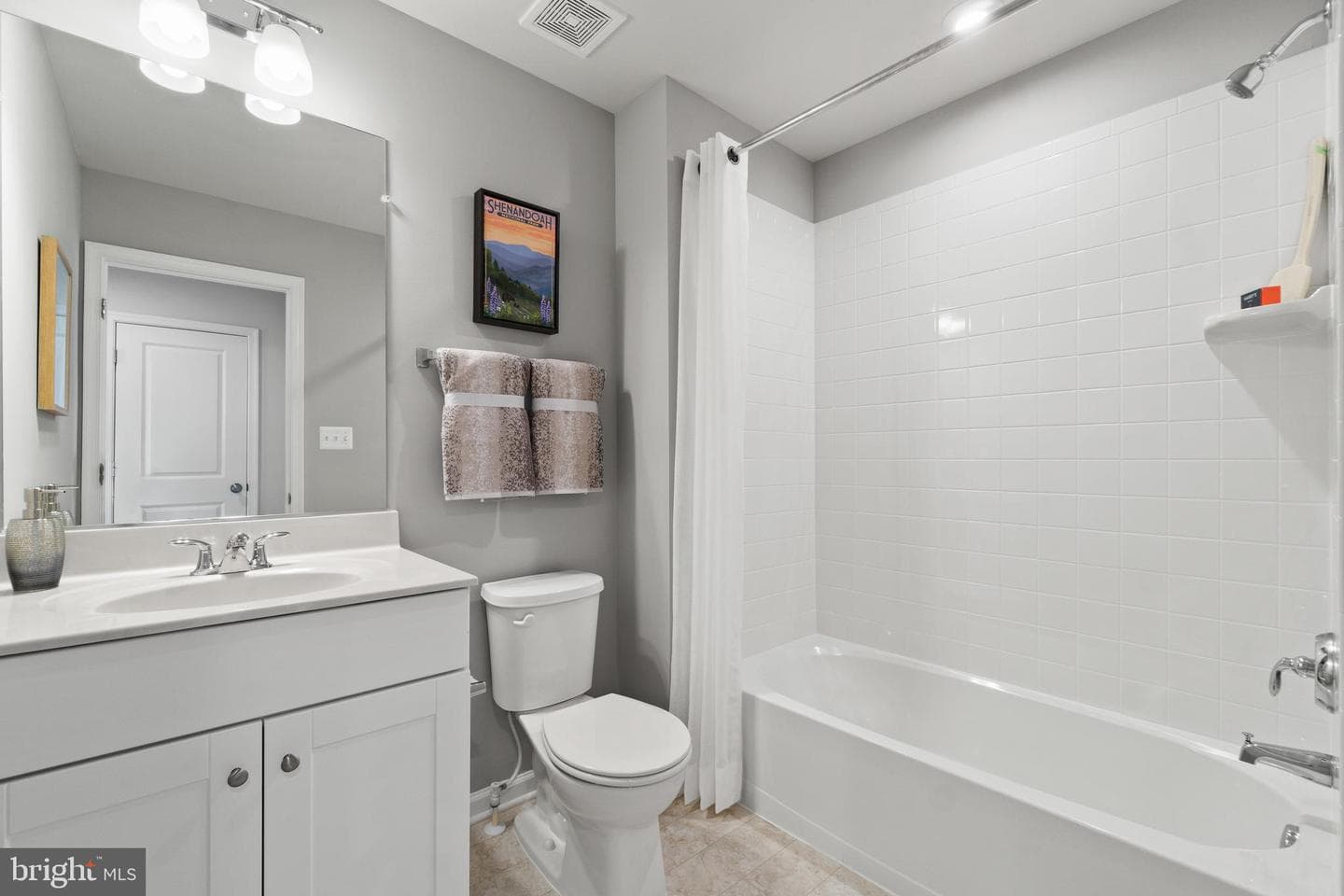 23 United Mews #[540] photo 20