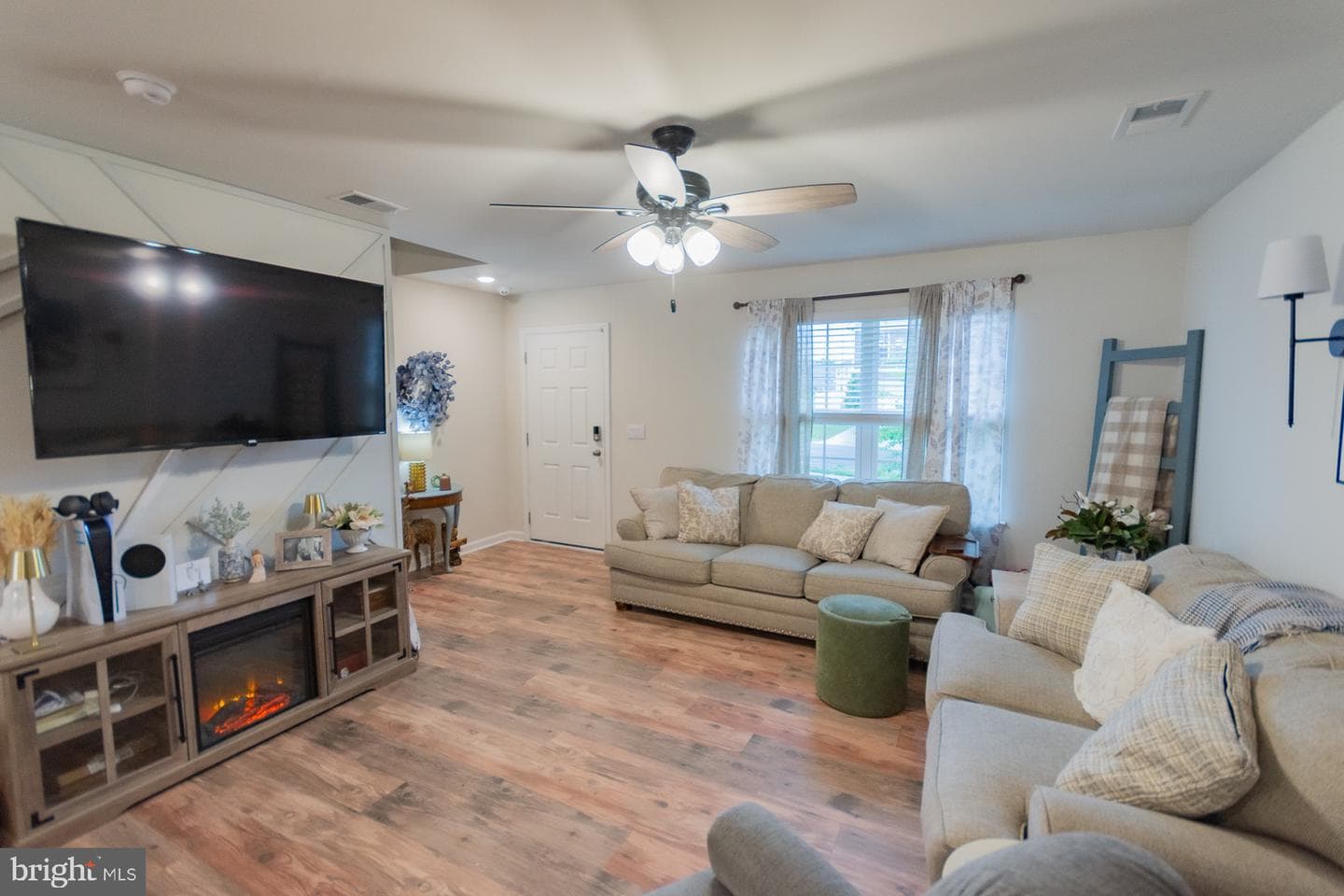 88 Gumspring Drive photo 4