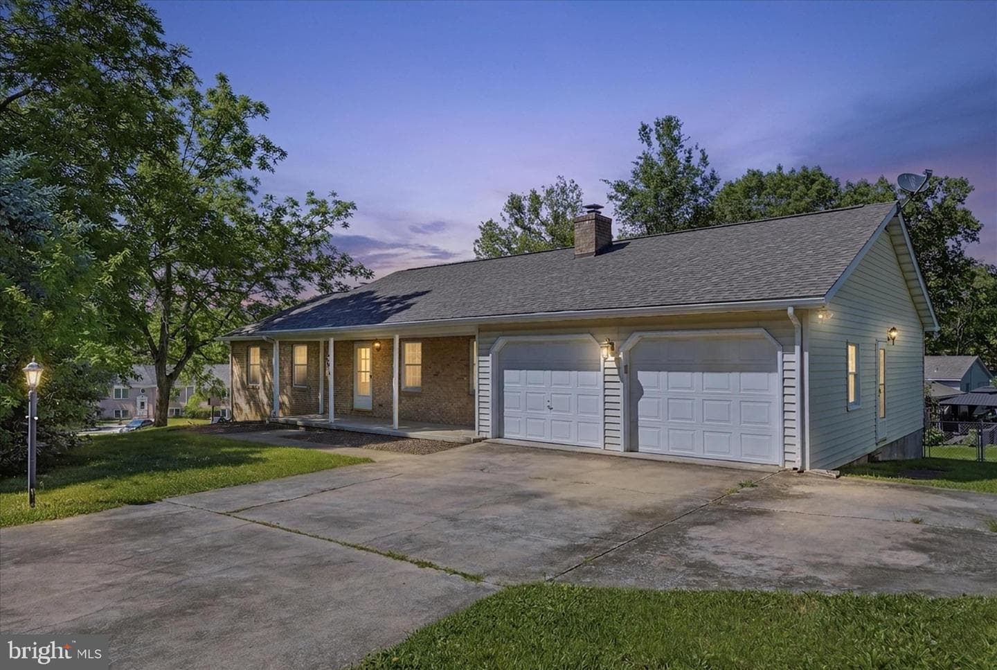437 Tuscawilla Drive photo 2