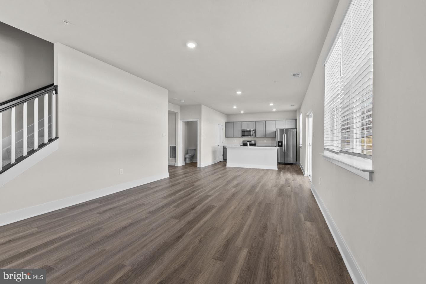 224 Eclipse St photo 6