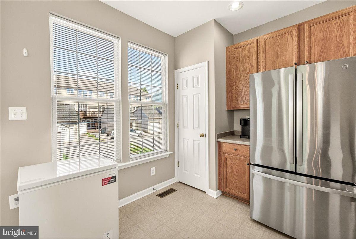 100 Davis Street photo 14