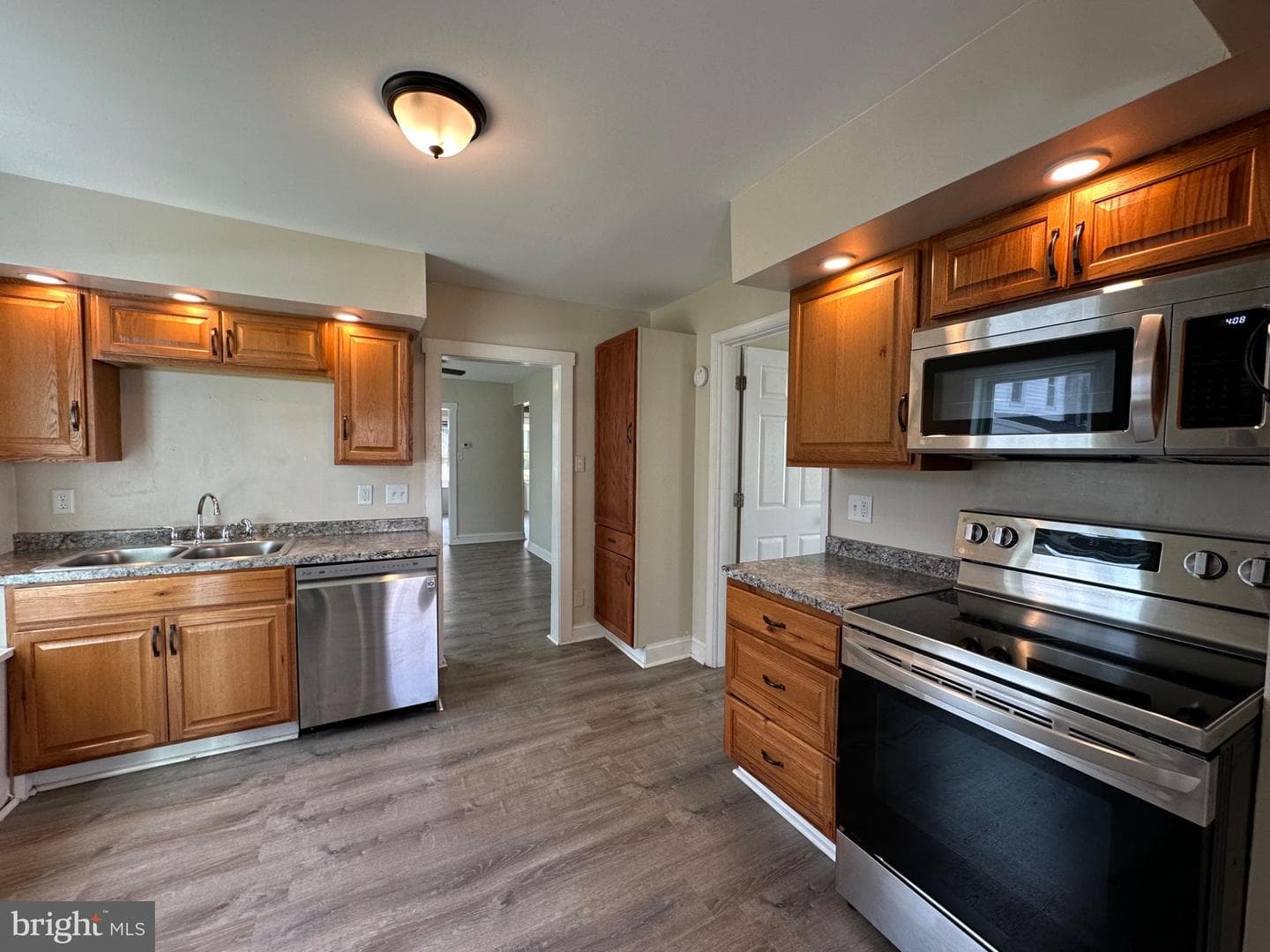 311 N Lawrence Street photo 8