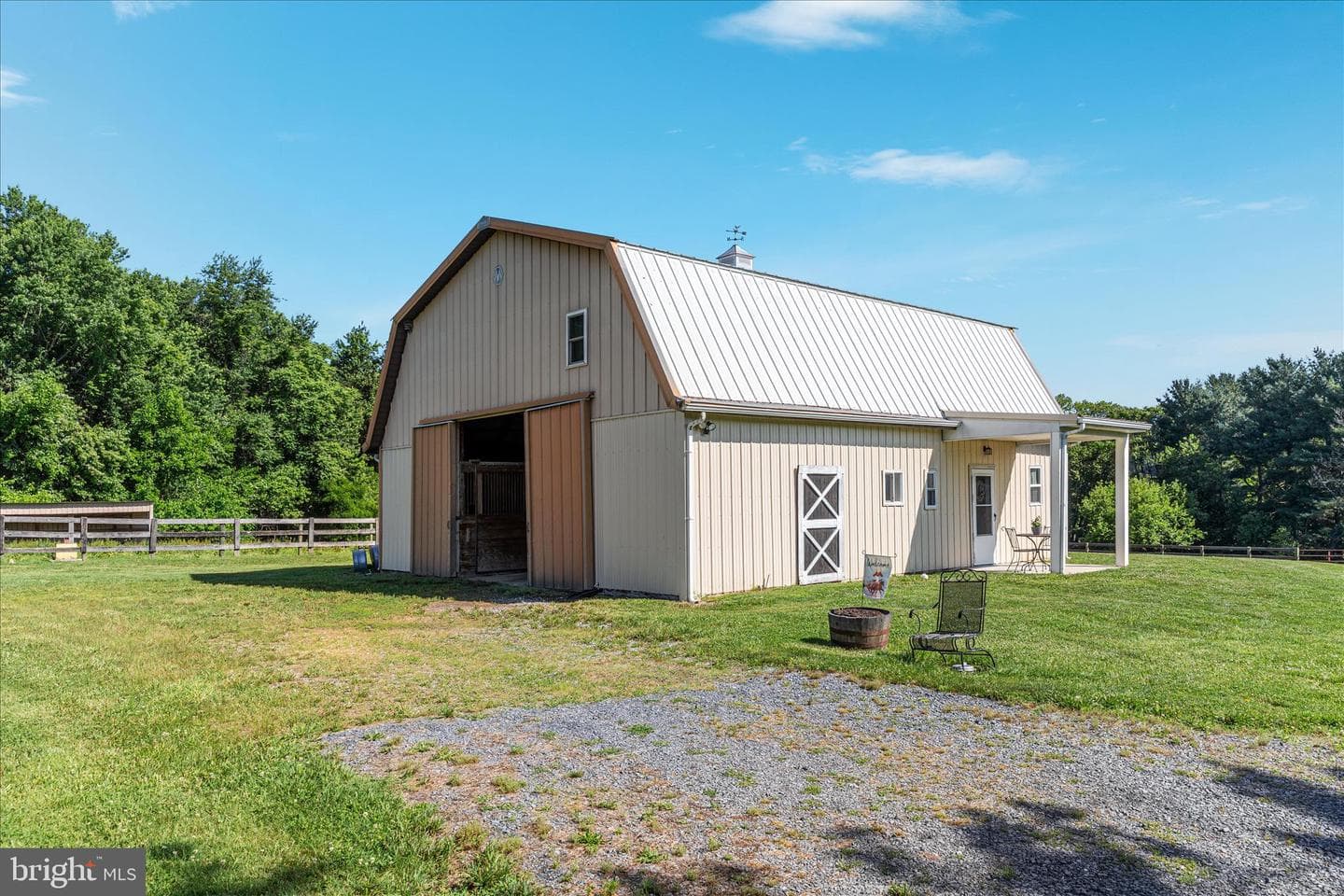 82 Pond Road photo 27
