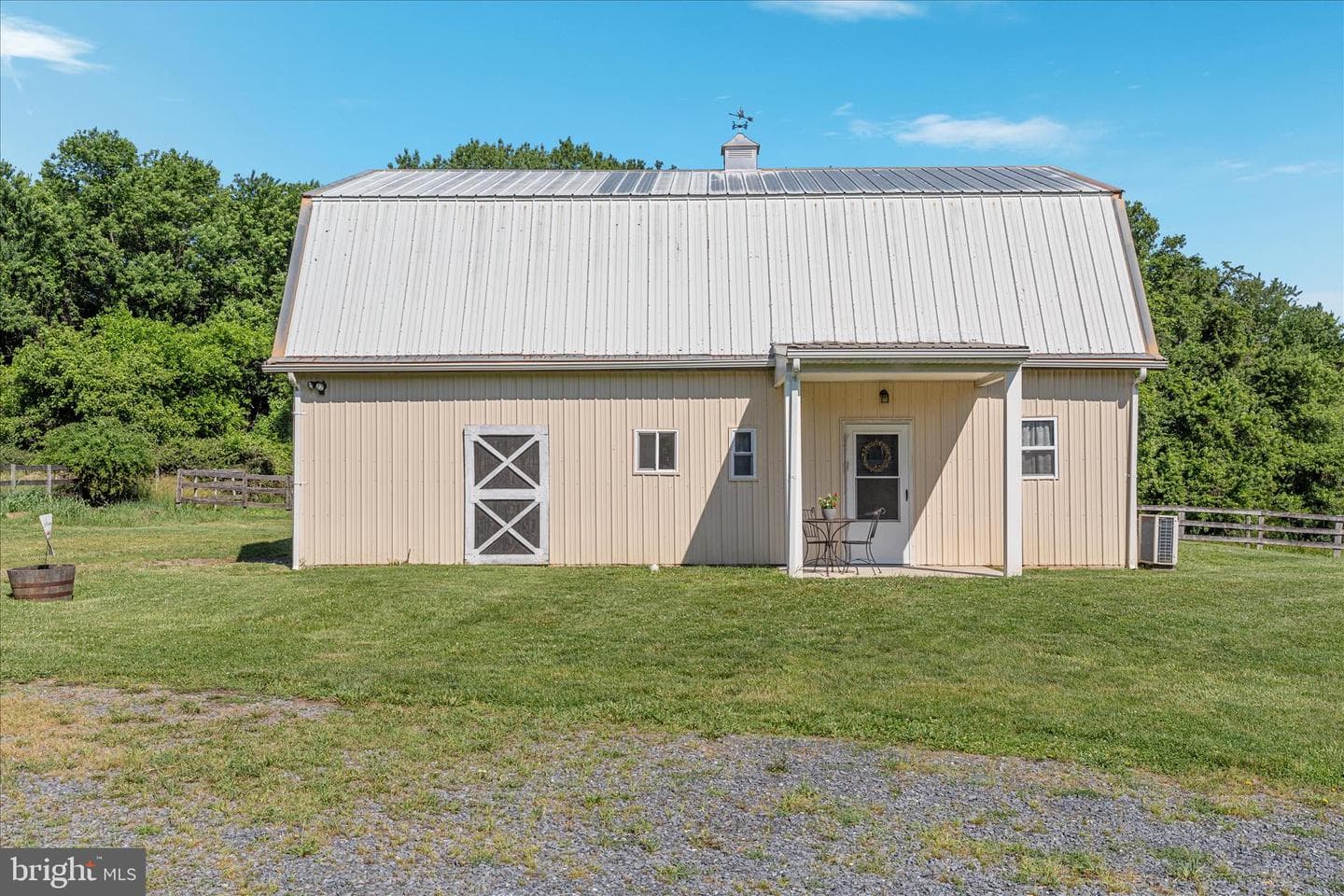 82 Pond Road photo 29