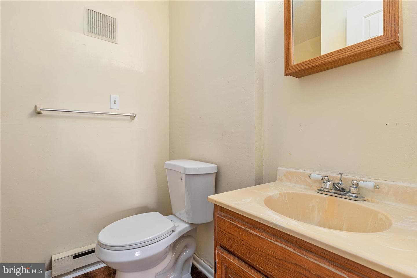 82 Pond Road photo 5