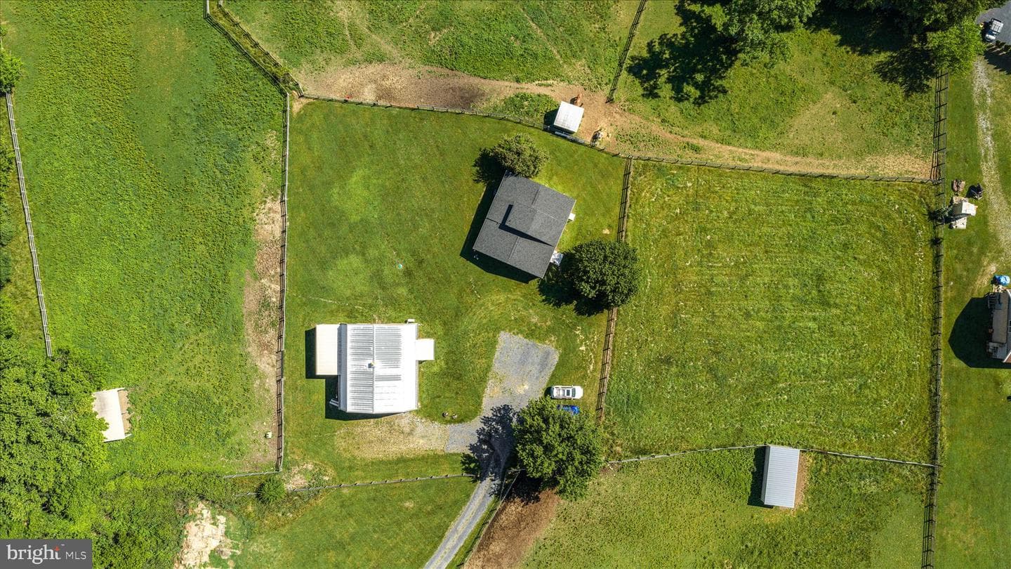 82 Pond Road photo 51