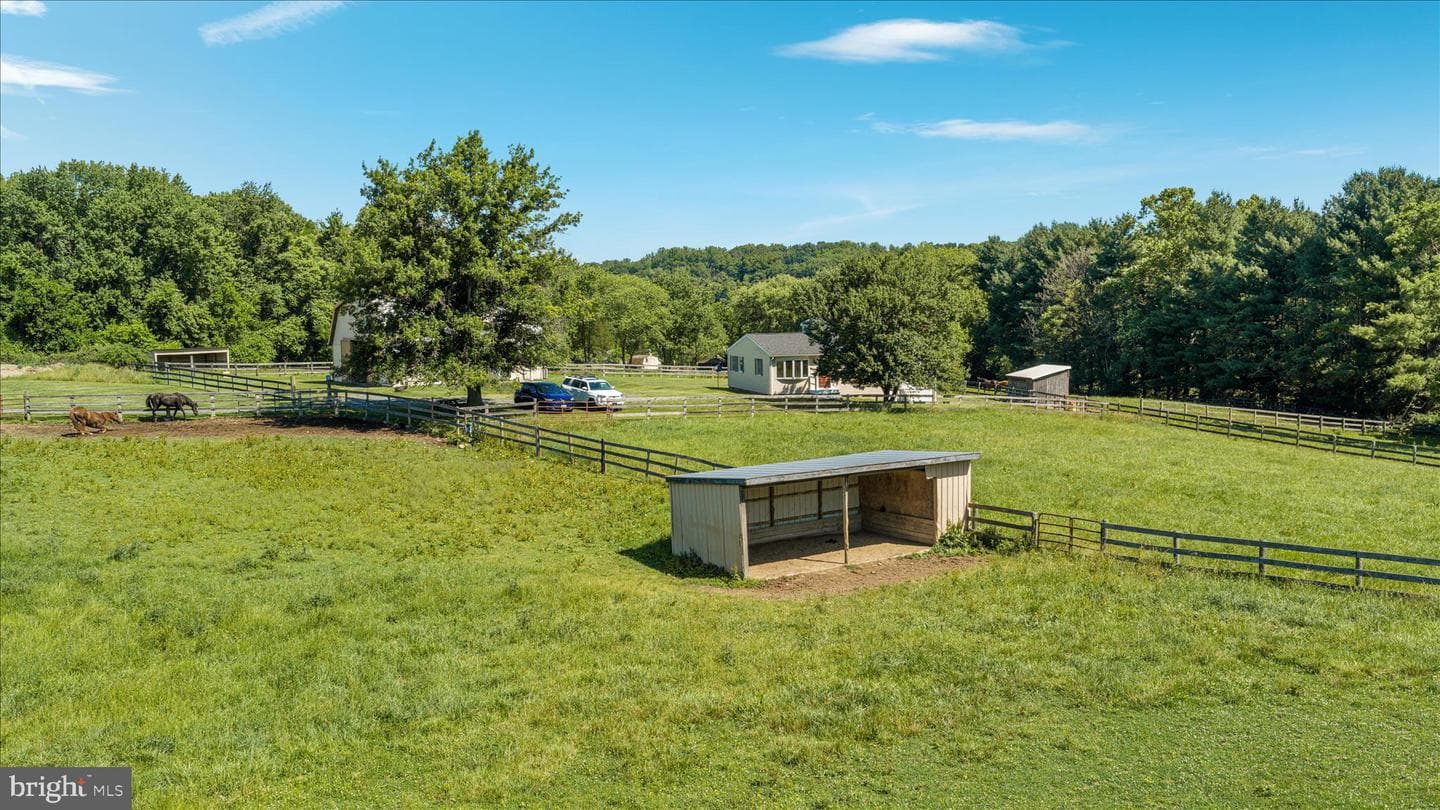 82 Pond Road photo 64