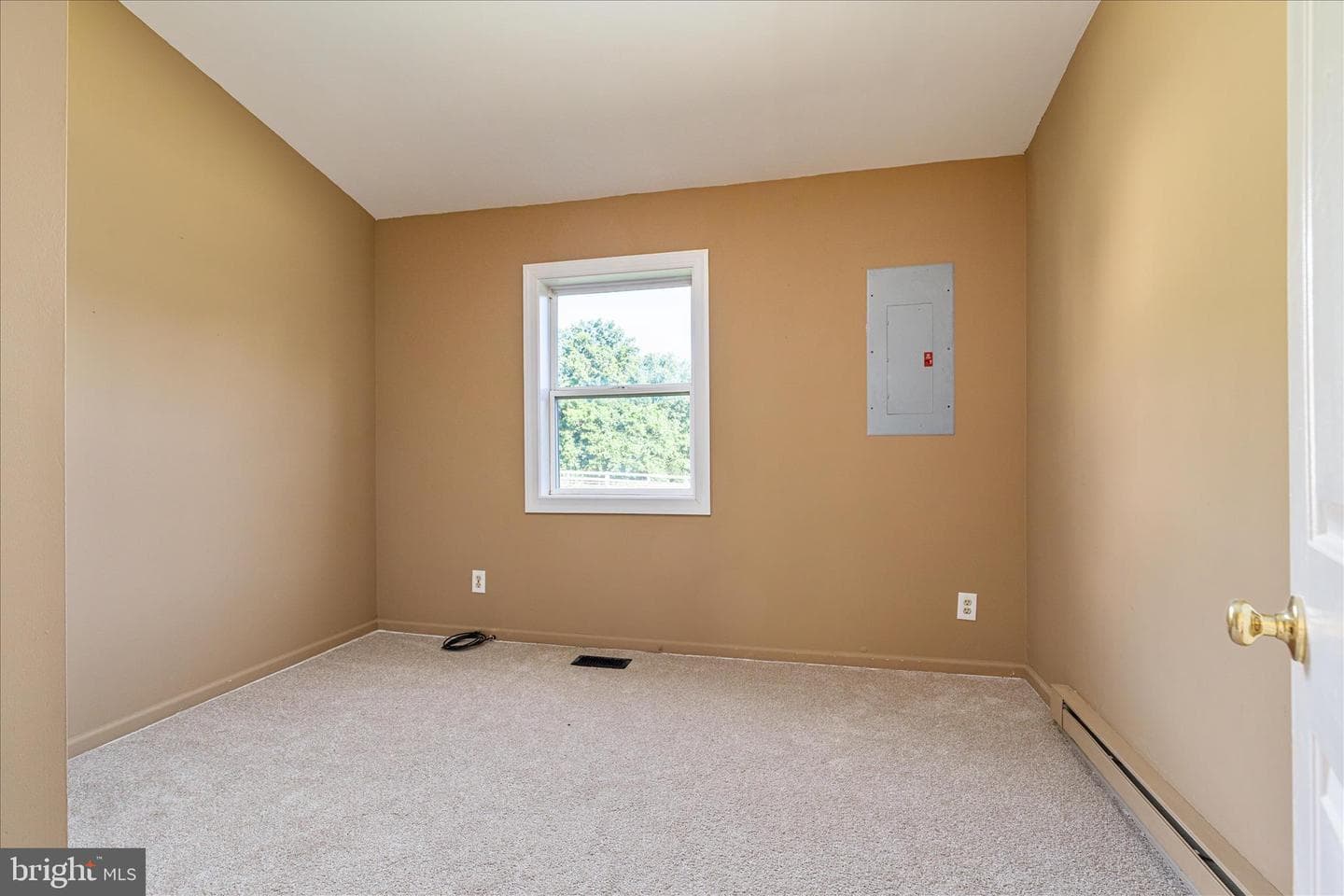 82 Pond Road photo 7