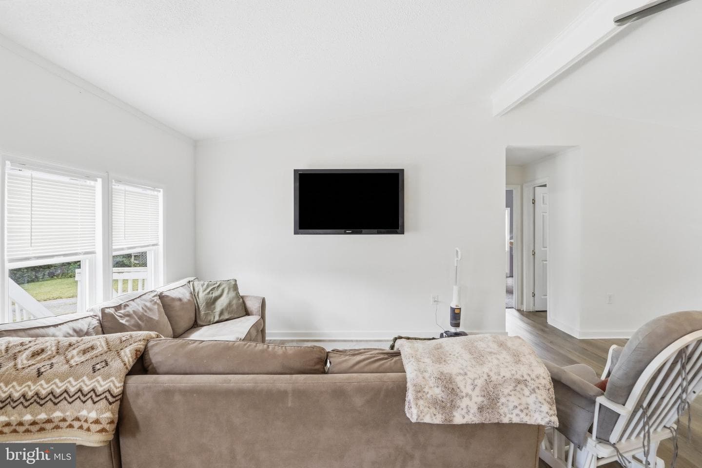 75 Lindas Lane photo 11