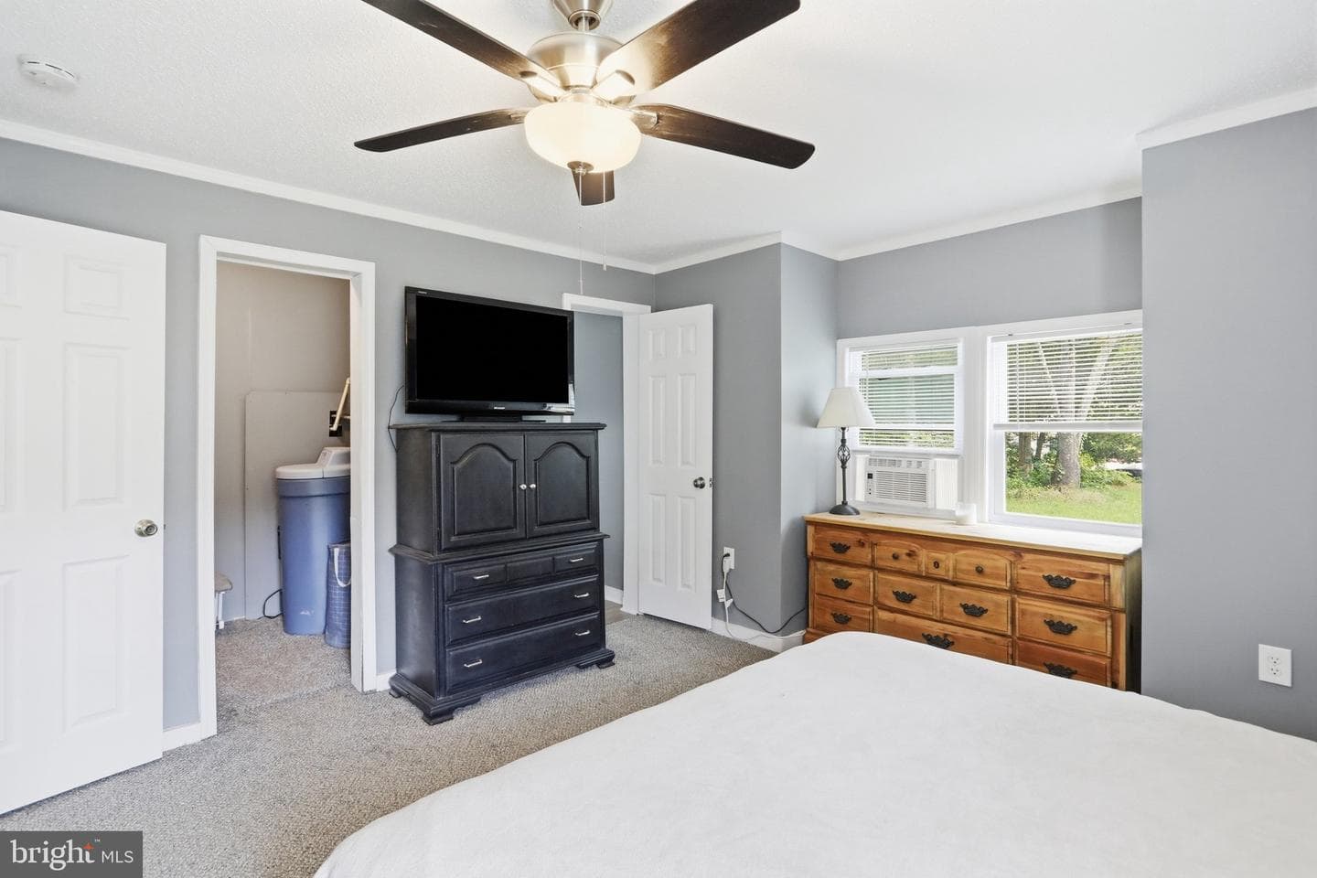 75 Lindas Lane photo 15