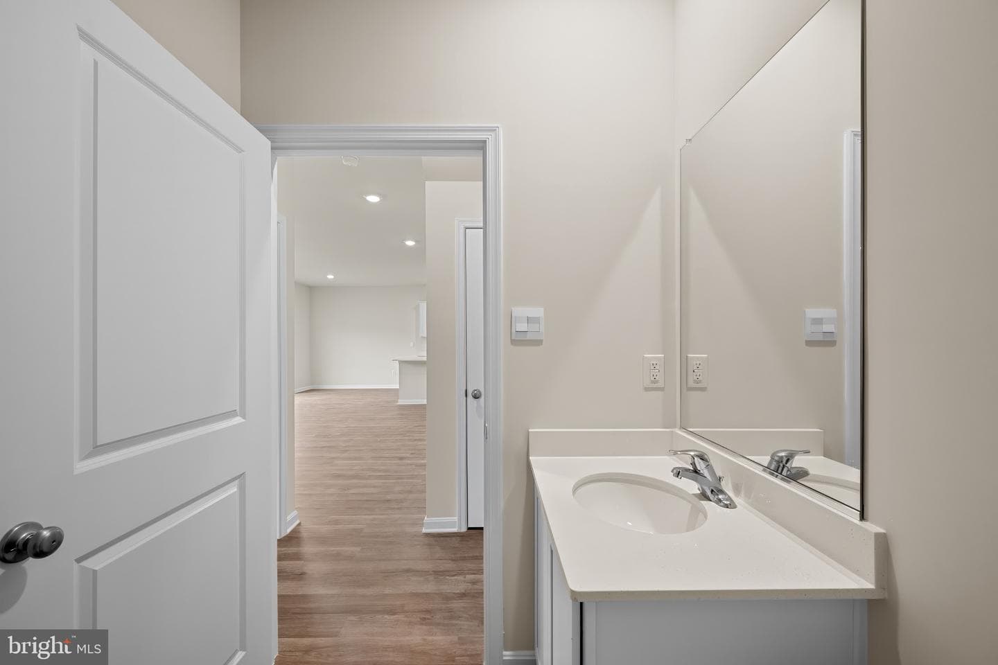 207 Maxwell Street photo 12