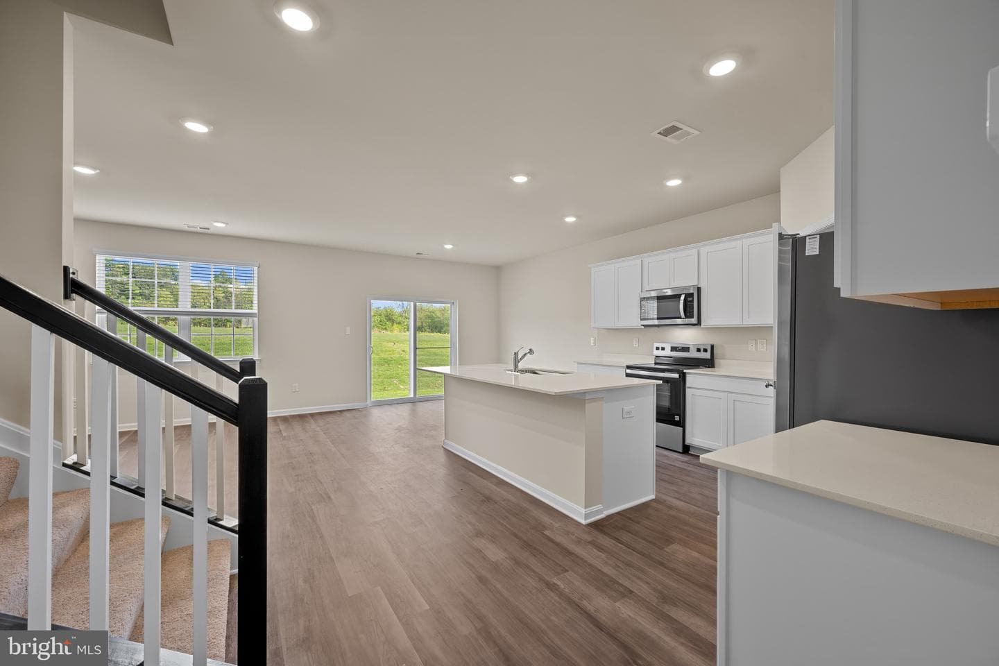 207 Maxwell Street photo 4