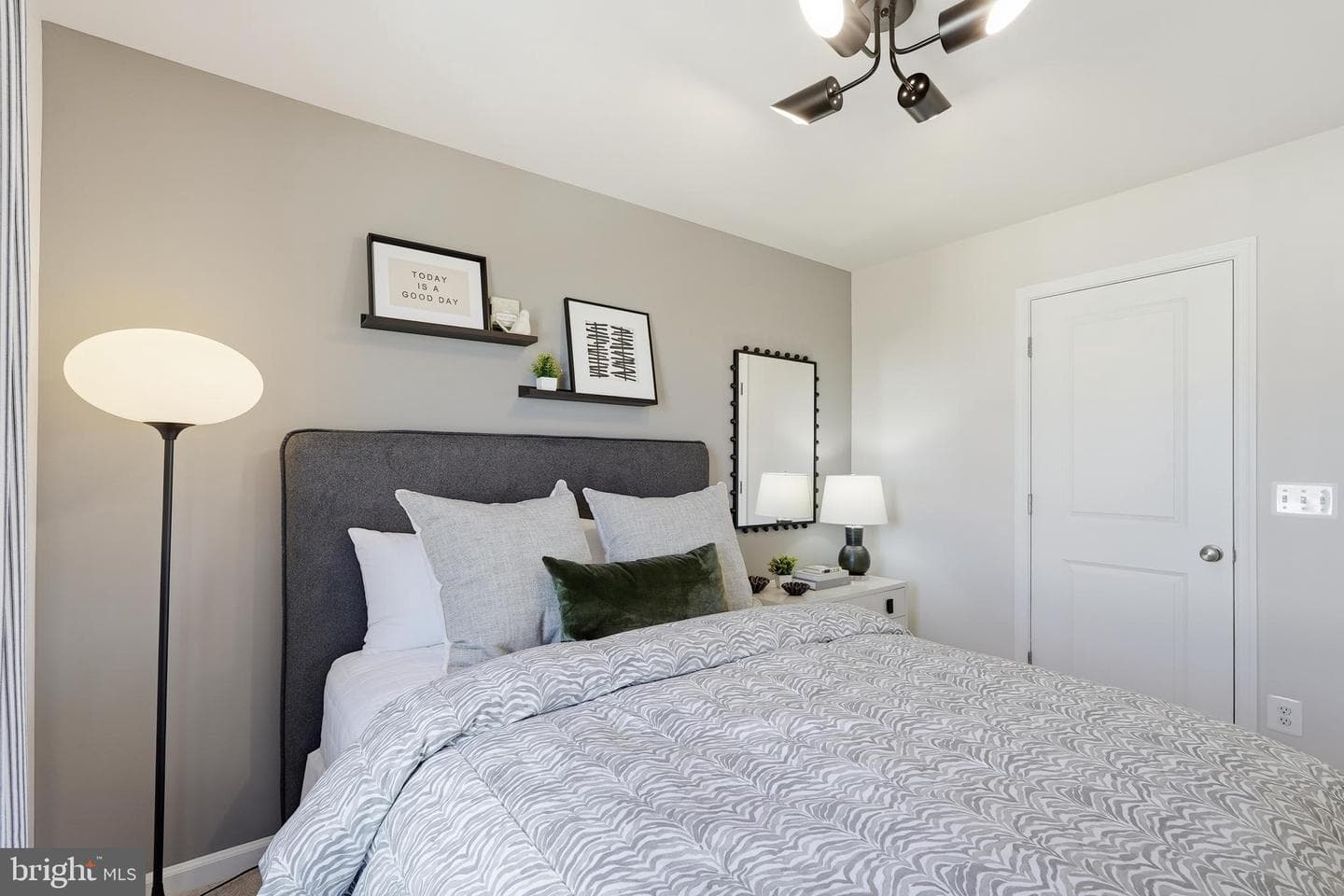 467 Presidents Pointe Avenue #[459] photo 22