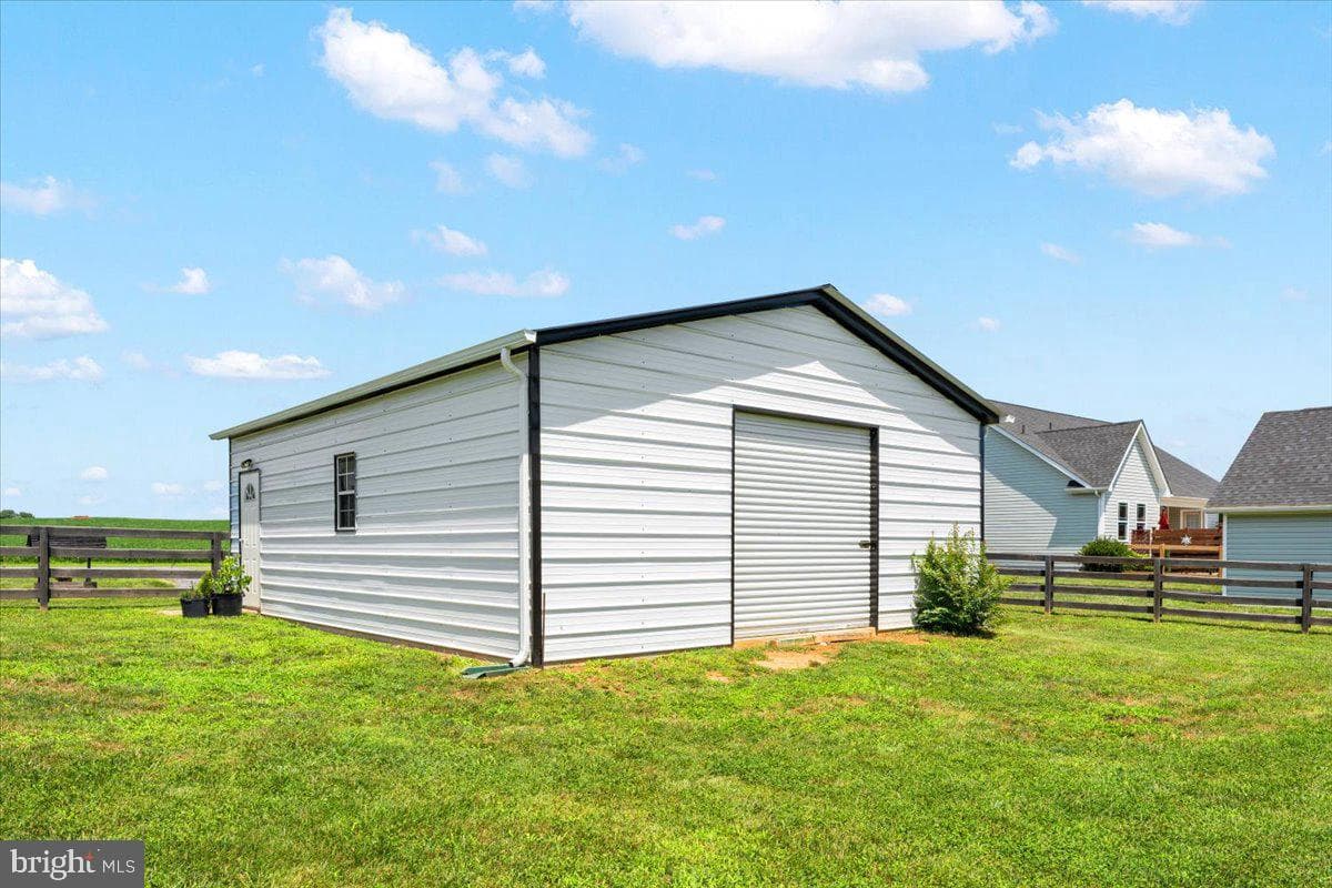 352 Basset Lane photo 58