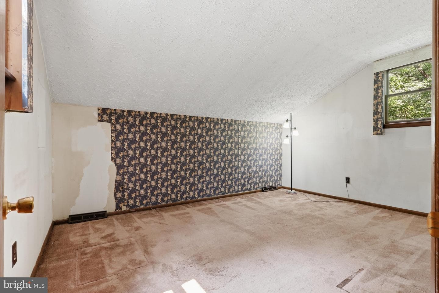 656 Kelly Drive photo 33
