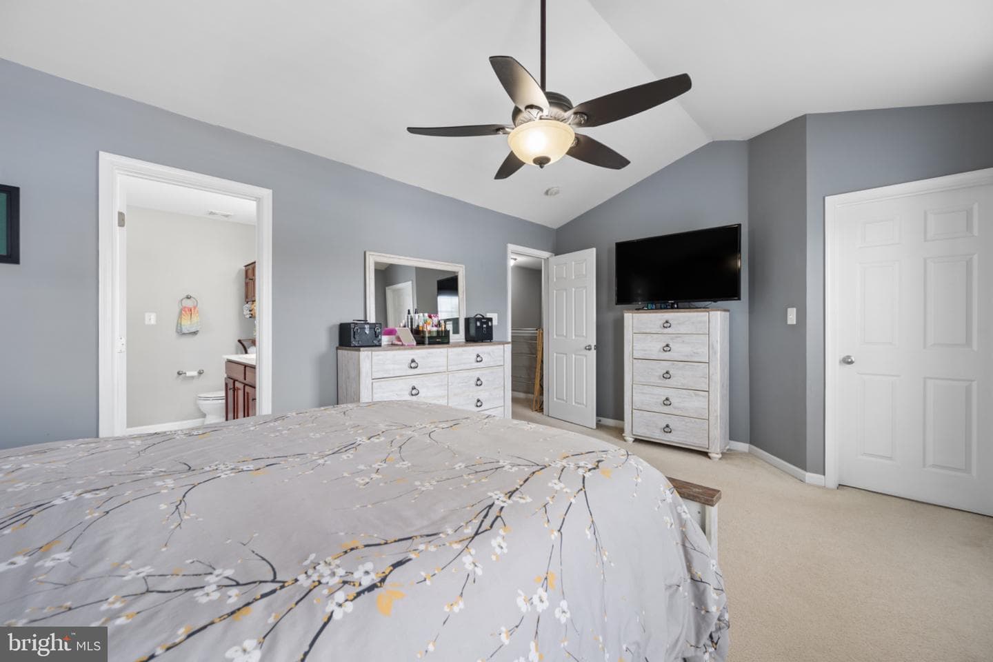 262 Hughs Road photo 38