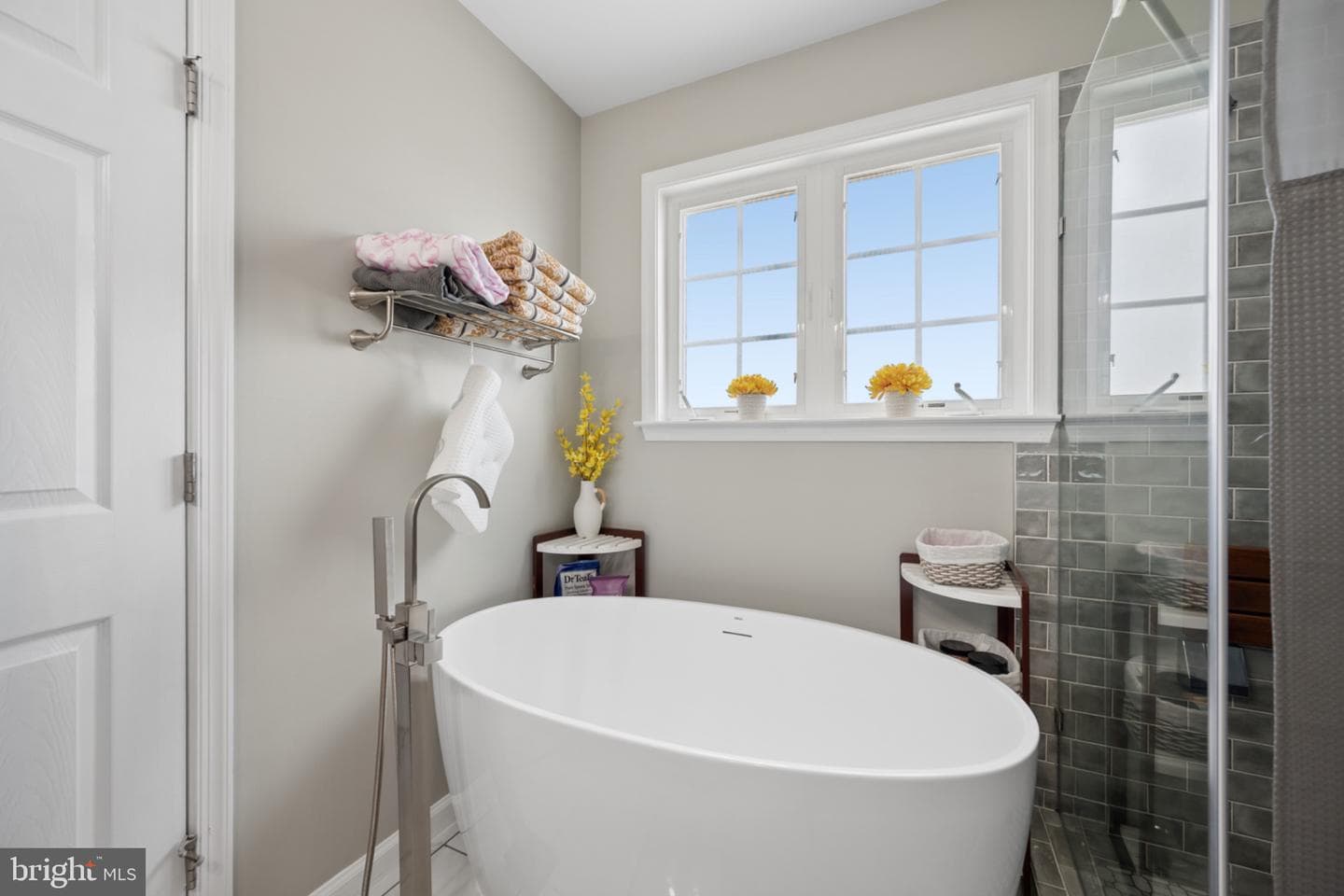 262 Hughs Road photo 43