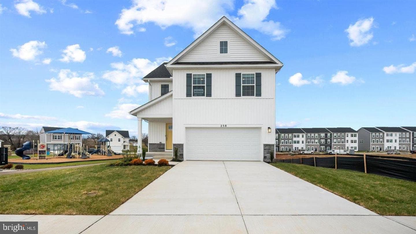402 Eclipse Street, Charles Town