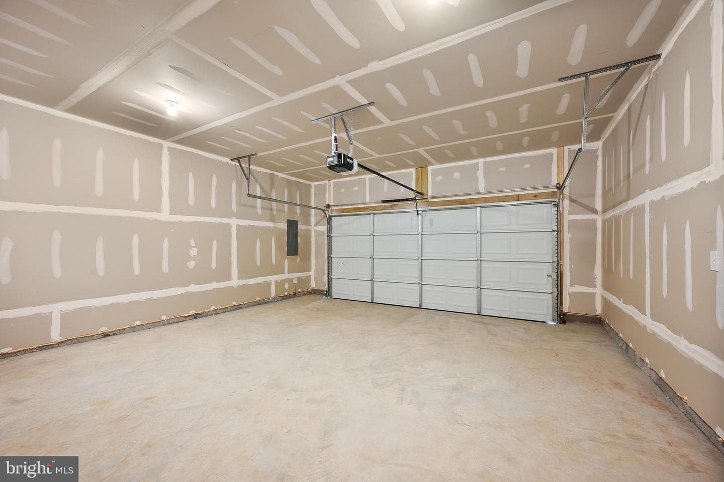 402 Eclipse Street photo 4