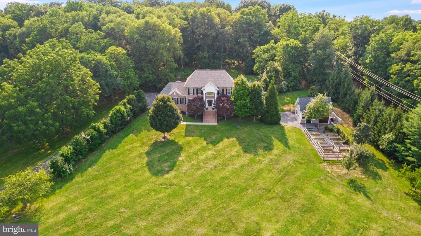 50 W Blakeley Drive, Charles Town