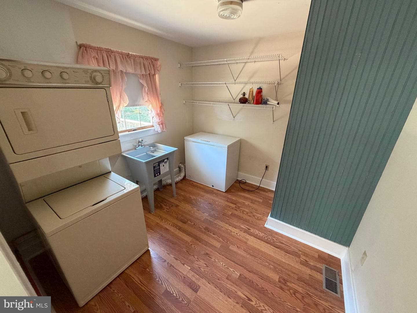 86 Rosser Lane photo 10